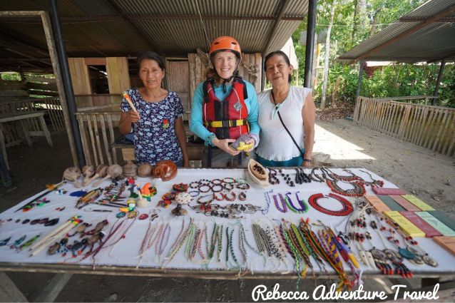 Peruvian handicrafts being sold